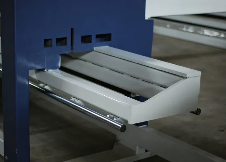 máy cưa bàn điều khiển bằng máy tính