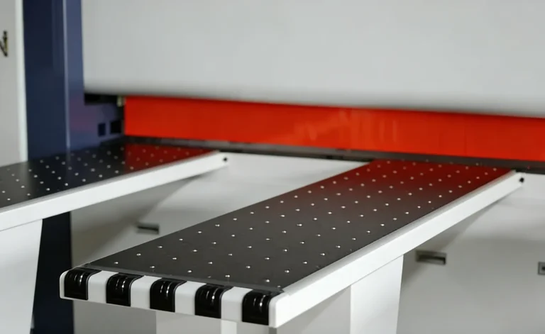 máy cưa bàn điều khiển bằng máy tính