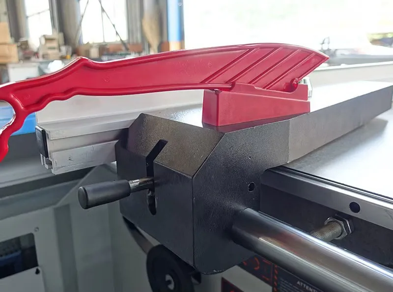 Isikere sepaneli setafile esityibilikayo esichanekileyo