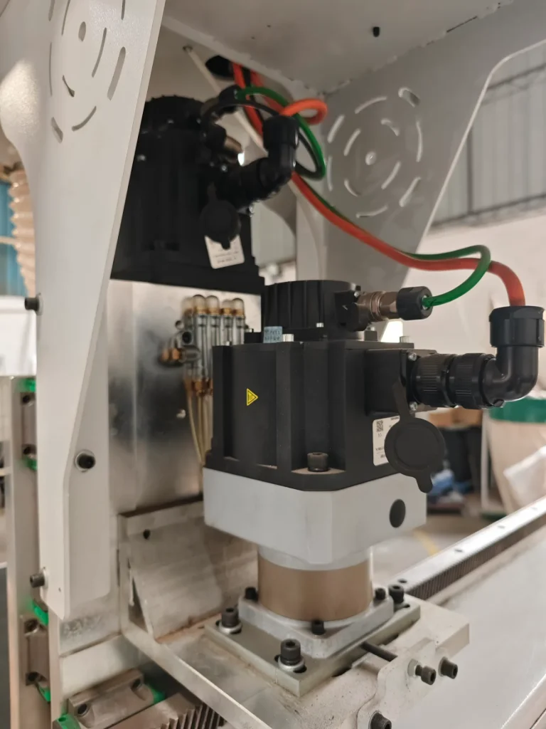 high speed atc cnc nesting machine with vacuum table